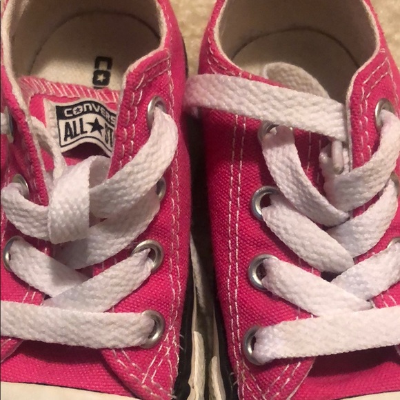 Girls Converse - Picture 4 of 4